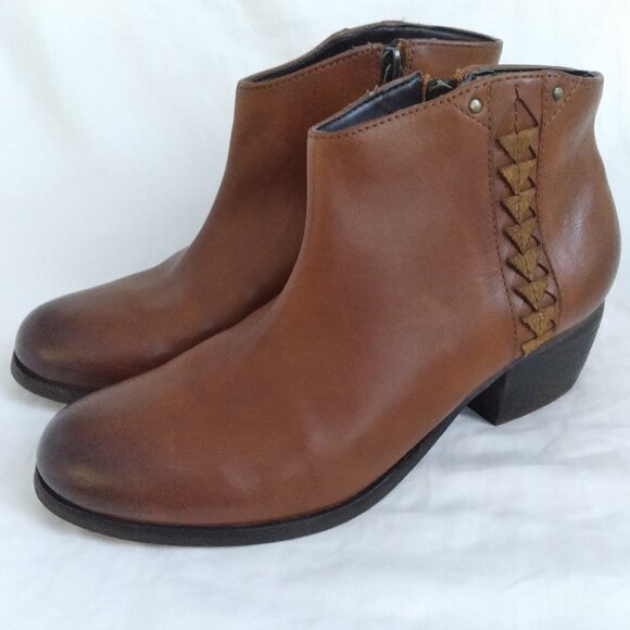 Clarks Brown Boots, women’s size 8 - Picture 2 of 7